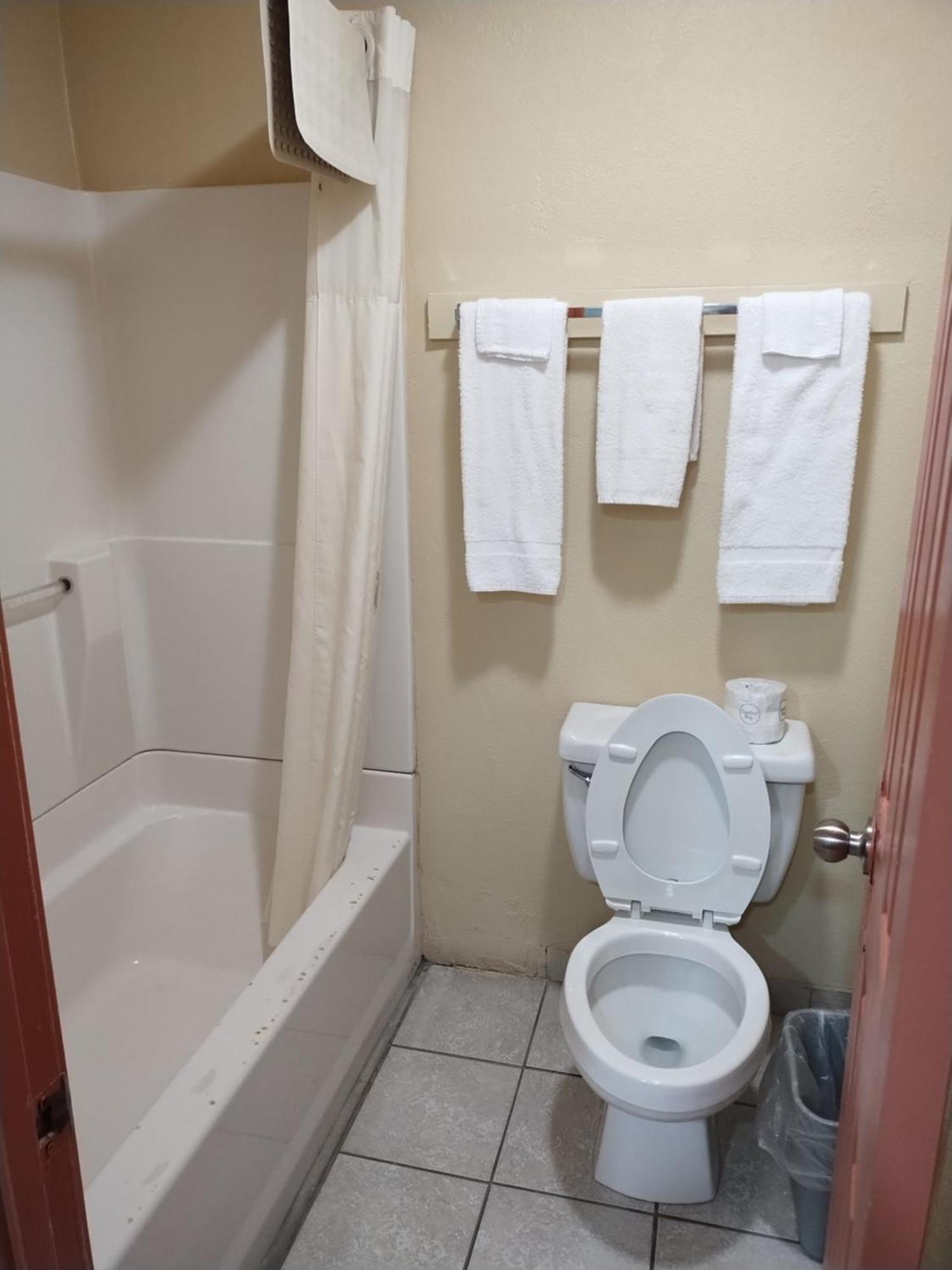 Howards Inn Motel Eunice Экстерьер фото